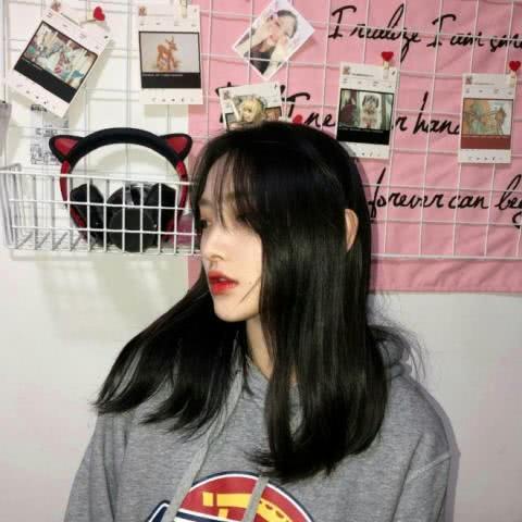 最受女生欢迎的qq昵称,只要你敢叫,她就敢倒追你