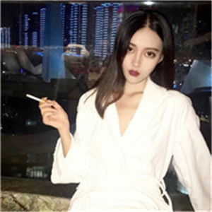 伤感超拽抽烟女生头像,爱你我觉得可以停一停了