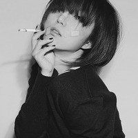 qq超拽头像女生黑白敏感的人大多都不幸福因为太在乎