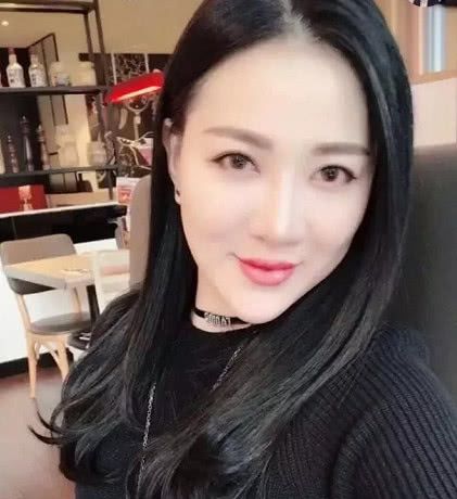 快手第一女土豪公布恋情男友竟是仇人徒弟,网友替仙洋出征