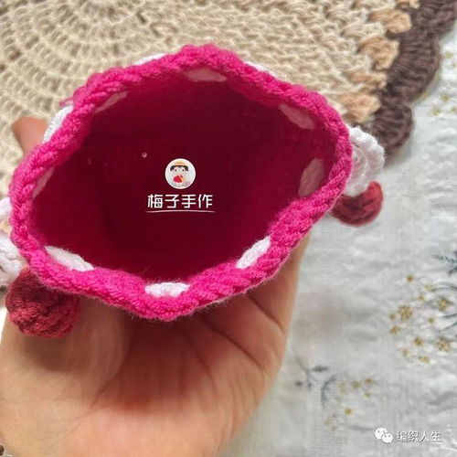 超可爱实用草莓熊耳机包有编织说明