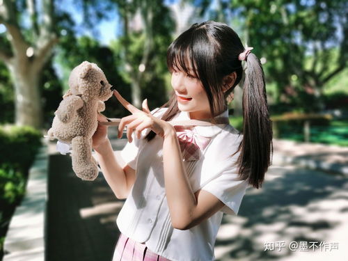 为什么网络上大部分穿jk和lo服的女孩子照片手机长脸上了,或者是没有头