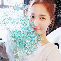 女生手捧满天星头像唯美漂亮2018安静就好何必自寻烦恼
