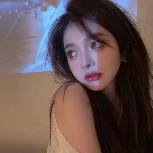 0608美女头像有人凭皮囊站在宝塔顶端有人捧着爱说千金不换