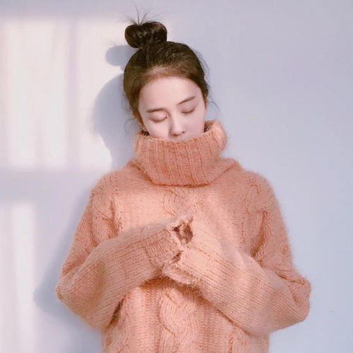 秋天头像女生小清新淡雅羊绒衫