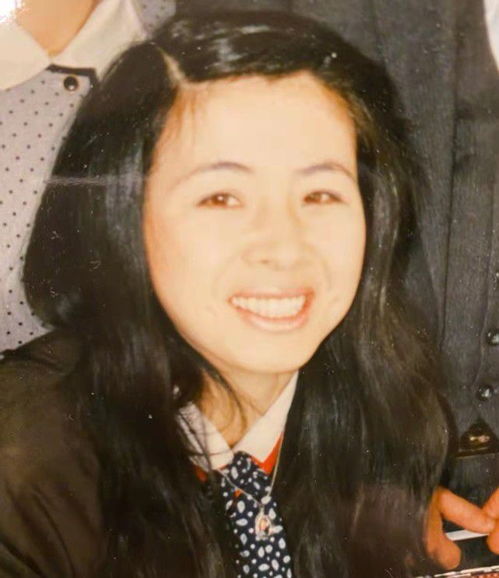 真贴心福原爱给妈妈做特殊乒乓球台,妈妈坐轮椅就能打球