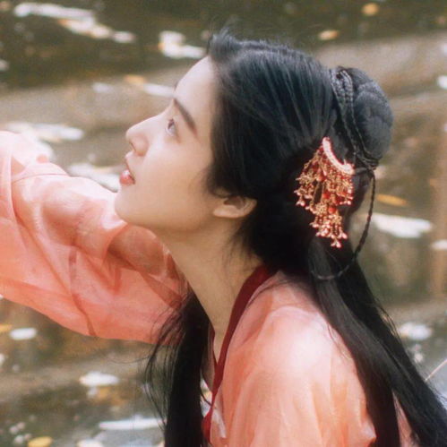 唯美意境古风女生头像自在飞花轻似梦无边丝雨细如愁