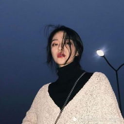 伤感语录每个人都有自己的难处,别人无法看透,也无法感同身受