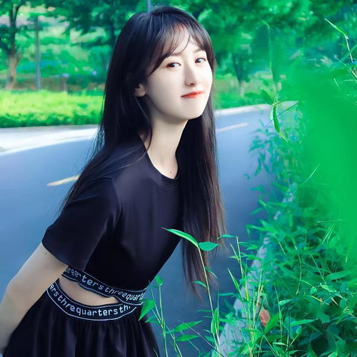清新得宛如初恋女孩,被誉为校花女神的袁冰妍