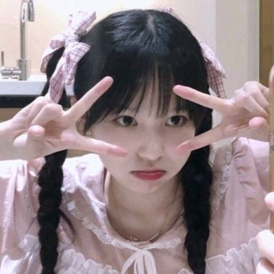 ins粉色系女生头像