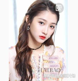 关晓彤从少女变成阿姨,仅是一条裙子的距离,老了不止20岁