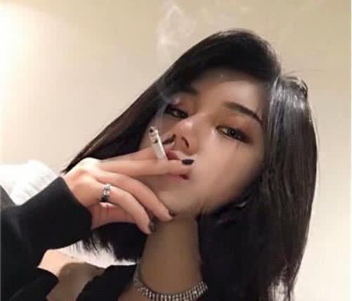 班主任直言初中生吸烟一眼就看穿,有这3个特征否认也没用