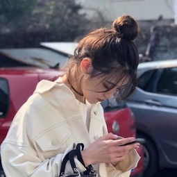 表面冷酷内心火热的女生头像