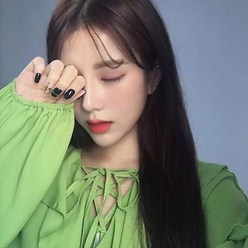 绿色美女头像图片日韩