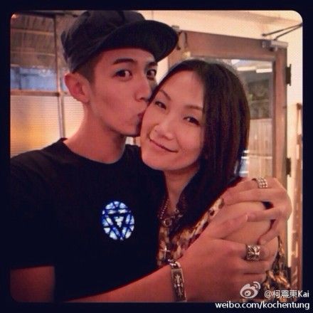 柯震东分手不出恶言夸萧亚轩很棒会幸福