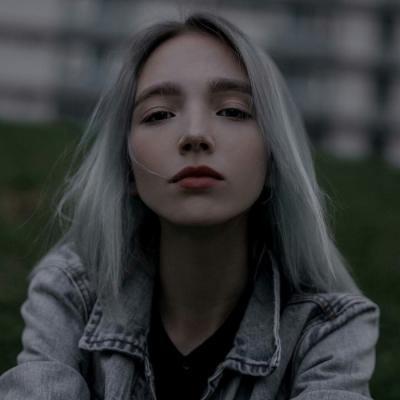 高颜值欧美时尚女生头像太过在乎就是失去的开始