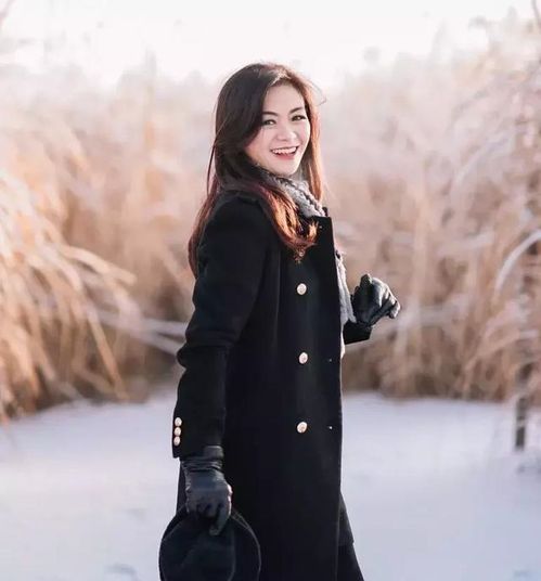 51岁瑜伽阿姨,身材似20岁妙龄少女与儿子合影像极了情侣