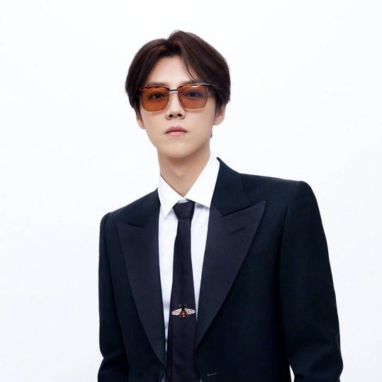 鹿晗告别赵彬彬为什么会上热搜大家如何评论的