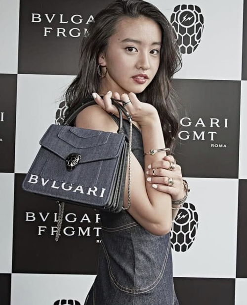 15岁木村光希近照,继承父母神仙颜,穿短裙露面秀女人味