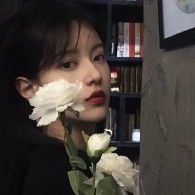 闺蜜头像捧花侧面气质范捧花女生头像小清新