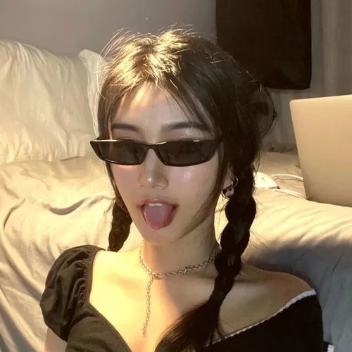微信头像女生新款丨女生头像背影短发高清图片0726期