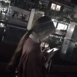 女生冷漠qq黑白头像伤感个人尝遍所有的孤独