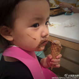 组图新一代小萌神黄磊晒小女儿吃货日常