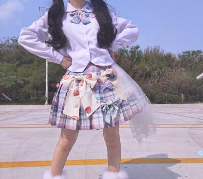 义乌13岁坠楼jk女孩事件反转,不为美图,情感纠纷跳楼自杀