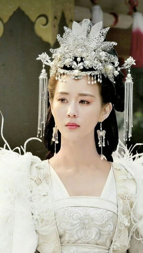古装剧中清冷系造型张钧甯美到肝颤,罗云熙简直比女星还好看