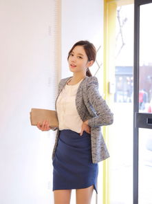 身材高挑美腿修长的美女,笑靥如花