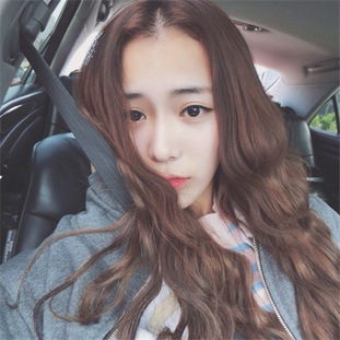 不可不关注的qq美女自拍我们还是朋友是那种最最遥远的朋友