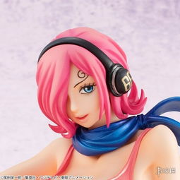 海贼王蕾玖泳装手办欣赏白皙大长腿展现极度诱惑
