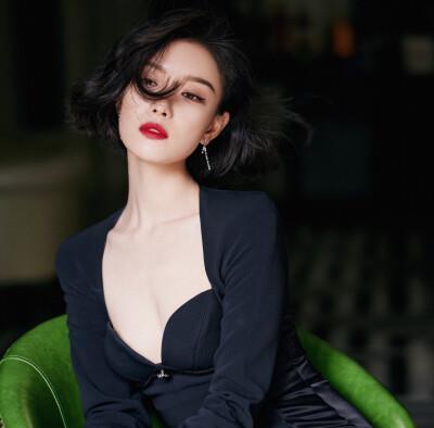 杨幂颜值这么高,为何很少发侧面照看到原图后,小仙女们请注意