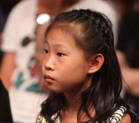森碟变女神不算啥,看到小沈阳女儿,才懂丑小鸭变天鹅