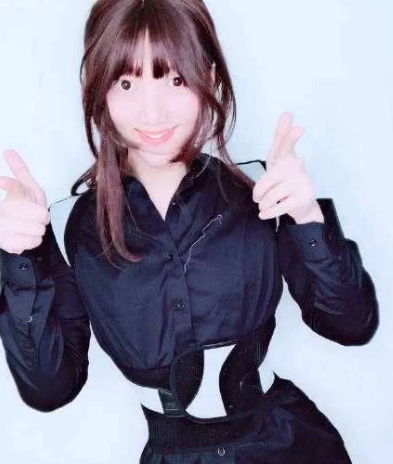 抖音新晋女装一姐,阿纯为挽回形象,竟穿紧身衣秀肌肉