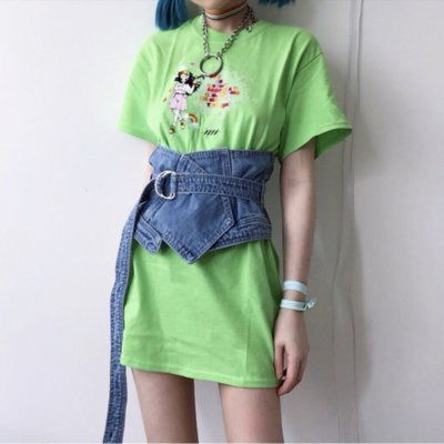 穿绿色衣服的头像女半裙