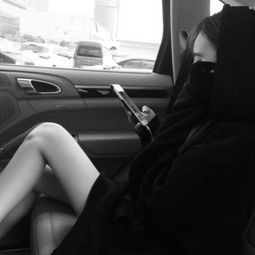 意境黑白女生微信图像8