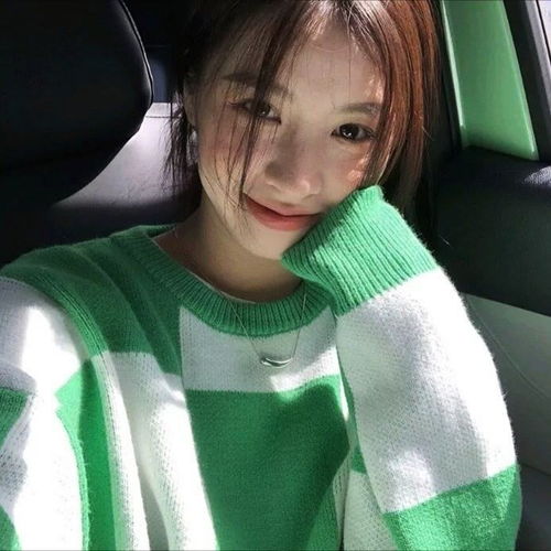 春暖花开绿色高级女头像