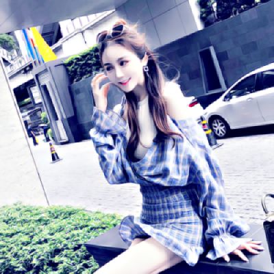 年轻的美女头像时尚苗条美女太有气质了