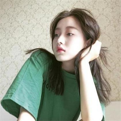 头像女生简单气质唯美,慢慢的走进你的生活里