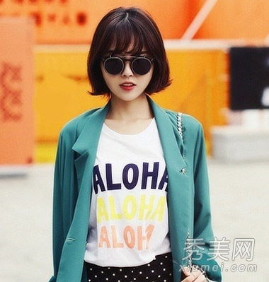 冬季甜美女孩的短发气质是最受欢迎的降龄方式