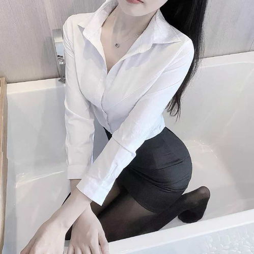 职业装包臀裙,美女这样穿太有气质了
