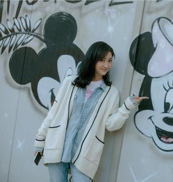 景甜晒午后甜美写真阳光斑斓美人如画,清纯甜美宛若邻家女孩