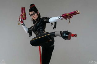 俄罗斯美女cos猎天使魔女贝姐冷艳御姐口含棒棒糖