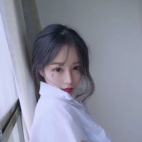 女生头像好多话忍着憋着后来就懒得说了,好多事失望多了后来就不在意了
