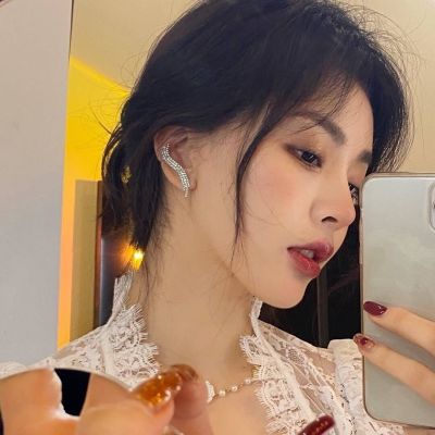 漂亮聪明又会玩的女生头像