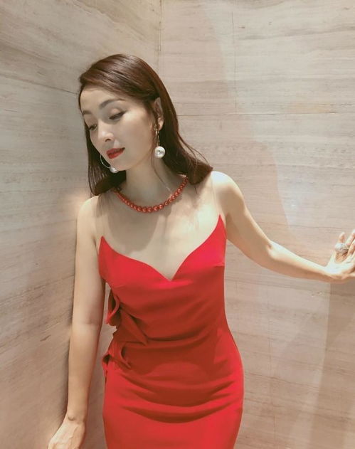 穿绿色衣服的头像女陶虹