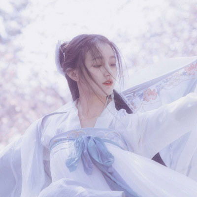 古风头像女唯美淡雅仙气十足的白衣古风女子图片