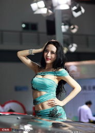 火辣车模捆绑礼服诱惑性感撩人