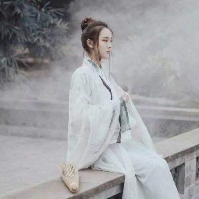 对于微信里只迟迟不回或只回一个字的人切记不要再打扰了